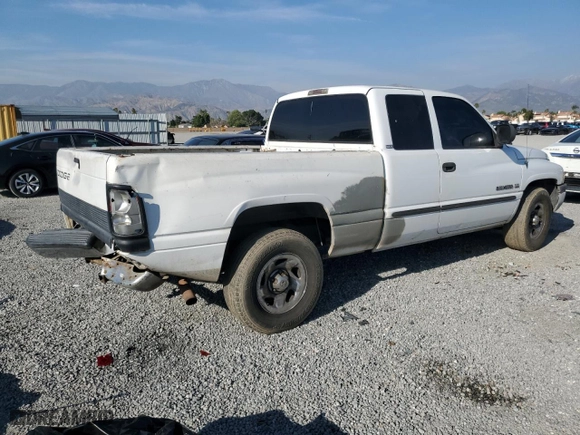 1998 Dodge Ram 1500 with VIN 3B7HC12Y1WG125063, listed as a Copart auction lot 49878885 with 367,221 mi miles and Salvage Title. Bid and sale history available at carsss.com. Image 3.