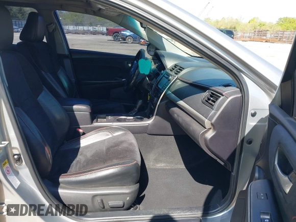 2015 Toyota Camry XLE with VIN 4T1BF1FK9FU909521, listed as a IAAI auction lot 42027895 with 189,682 mi miles and . Bid and sale history available at DreamBid. Image 5.