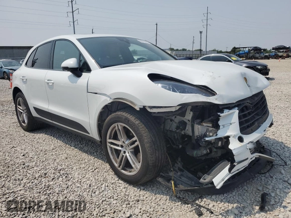 2021 Porsche Macan with VIN WP1AA2A55MLB02694, listed as a Copart auction lot 59378205 with 13,679 mi miles and Salvage title. Bid and sale history available at DreamBid. Image 4.