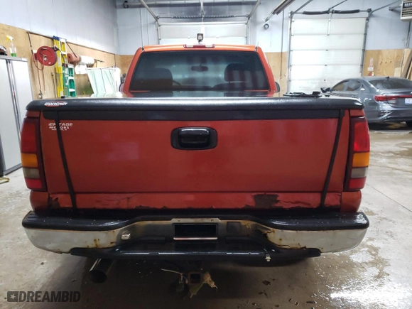 2001 Chevrolet Silverado 1500 LS with VIN 1GCEK14T41Z135442, listed as a Copart auction lot 76320334 with 237,041 mi miles and Clean Title. Bid and sale history available at carsss.com. Image 6.