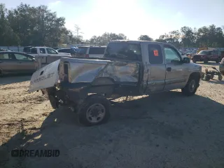 2000 Chevrolet Silverado 2500 LS with VIN 1GCFC29U5YE418894, listed as a Copart auction lot 41668905 with 369,583 mi miles and Salvage Title. Bid and sale history available at carsss.com. Image 3.