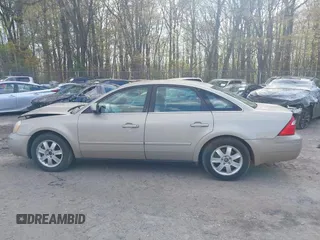2005 Ford Five Hundred SE z VIN 1FAFP23115G121341, wystawiony jako IAAI lot #42027397 z przebiegiem 110 851 mil mil oraz . Historia ofert i sprzedaży dostępna na DreamBid. Obrazek 15.