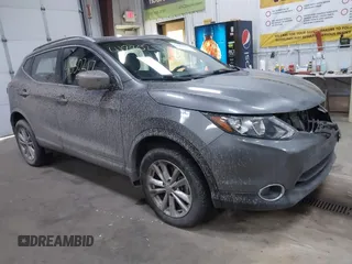2017 Nissan Rogue SV z VIN JN1BJ1CP0HW032060, wystawiony jako IAAI lot #41880217 z przebiegiem 70 795 mil mil oraz . Historia ofert i sprzedaży dostępna na DreamBid. Obrazek 1.