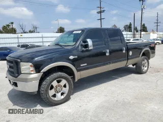 2006 Ford F-350 XL z VIN 1FTWW31P26ED82002, wystawiony jako Copart lot #54689155 z przebiegiem 234 488 mil mil oraz Szkoda całkowita • Salvage title. Historia ofert i sprzedaży dostępna na DreamBid. Obrazek 1.