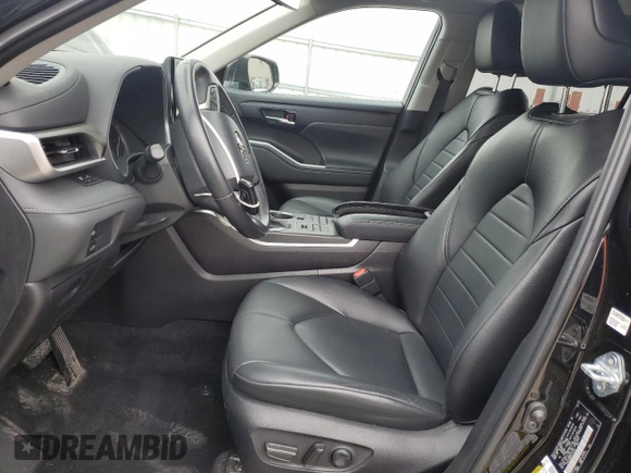 2022 Toyota Highlander XLE with VIN 5TDGZRBH6NS175420, listed as a Copart auction lot 57328585 with 47,962 mi miles and Salvage title. Bid and sale history available at DreamBid. Image 7.