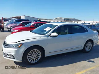 2016 Volkswagen Passat SE z VIN 1VWBS7A39GC019804, wystawiony jako IAAI lot #42189273 z przebiegiem 113 006 mil mil oraz . Historia ofert i sprzedaży dostępna na DreamBid. Obrazek 6.