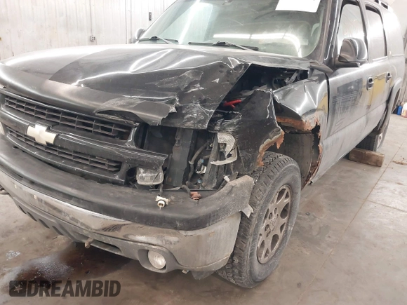 2004 Chevrolet Suburban Z71 with VIN 3GNFK16Z94G288951, listed as a IAAI auction lot 41697814 with 176,257 mi miles. Bid and sale history available at carsss.com. Image 6.