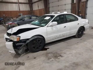 2000 Acura TL with VIN 19UUA5662YA015081, listed as a IAAI auction lot 41639430 with 133,577 mi miles. Bid and sale history available at carsss.com. Image 2.