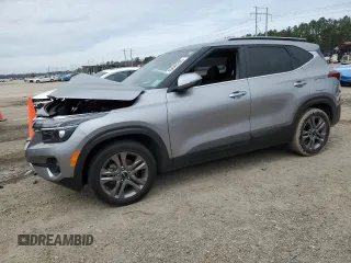 2022 Kia Seltos S z VIN KNDEU2AA5N7285192, wystawiony jako Copart lot #45640205 z przebiegiem 45 911 mil mil oraz Szkoda całkowita • Salvage title. Historia ofert i sprzedaży dostępna na DreamBid. Obrazek 1.