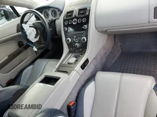 2015 Aston Martin Vantage z VIN SCFEKBAK2FGC19462, wystawiony jako Copart lot #61093934 z przebiegiem 53 068 mil mil oraz Szkoda całkowita • Salvage title. Historia ofert i sprzedaży dostępna na DreamBid. Obrazek 8.