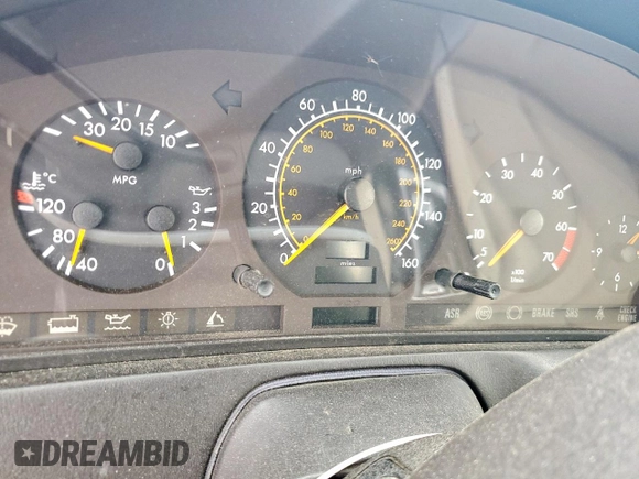 1992 Mercedes-Benz 500 z VIN WDBFA66E2NF039687, wystawiony jako Copart lot #59231955 z przebiegiem 65 224 mil mil oraz Czysty tytuł • Clean title. Historia ofert i sprzedaży dostępna na DreamBid. Obrazek 9.