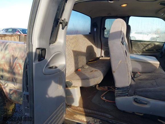 2001 Dodge Ram 1500 with VIN 1B7HC13Y71J290038, listed as a IAAI auction lot 40971921 with 162,943 mi miles. Bid and sale history available at carsss.com. Image 8.