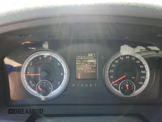 2017 Ram 1500 ST z VIN 1C6RR7FG6HS682111, wystawiony jako Copart lot #56308765 z przebiegiem 61 604 mil mil oraz Szkoda całkowita • Salvage title. Historia ofert i sprzedaży dostępna na DreamBid. Obrazek 9.