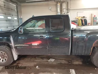 2010 Chevrolet Silverado 1500 LS with VIN 1GCSKREAXAZ161901, listed as a IAAI auction lot 41502944 with 289,439 mi miles and . Bid and sale history available at DreamBid. Image 14.