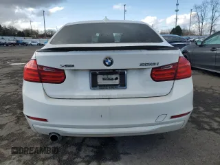 2013 BMW 3 Series 320i xDrive с VIN WBA3C3C54DF981883, выставлен на аукционе Copart как лот 47380385 с пробегом 191 534 миль миль и Списание • Salvage title. История ставок и продаж доступна на DreamBid. Изображение 6.