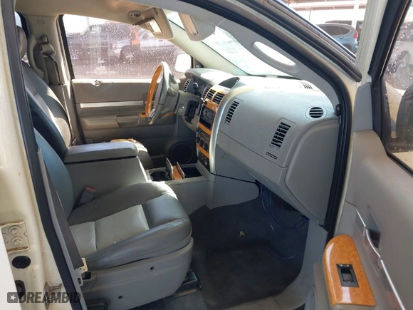 2009 Chrysler Aspen Limited with VIN 1A8HX58T49F702156, listed as a IAAI auction lot 41648961 with 1 mi miles. Bid and sale history available at carsss.com. Image 5.