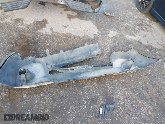 2011 Toyota Tacoma PreRunner with VIN 5TFJU4GN7BX008964, listed as a IAAI auction lot 40768583 with 231,850 mi miles and . Bid and sale history available at DreamBid. Image 12.