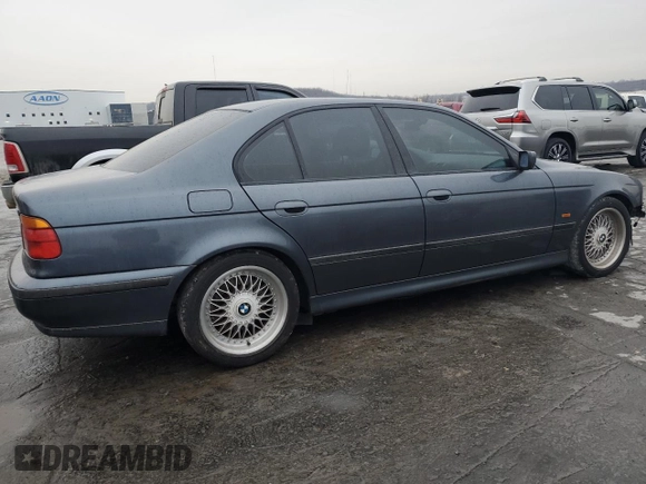 2000 BMW 5 Series 528iA with VIN WBADM6349YGU22646, listed as a Copart auction lot 42733845 with 203,661 mi miles and Salvage Title. Bid and sale history available at carsss.com. Image 3.