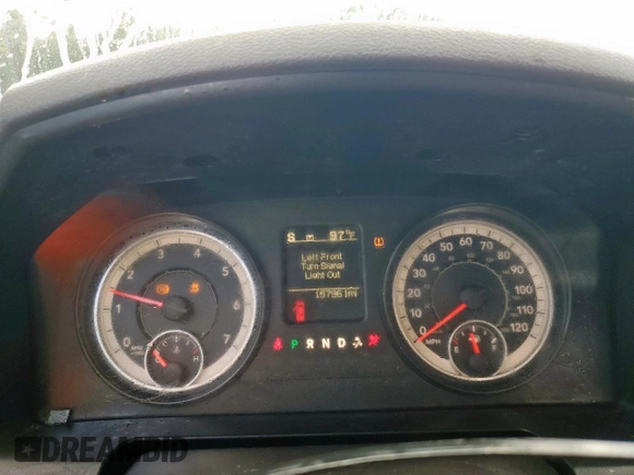 2017 Ram 1500 Tradesman z VIN 3C6JR6AG4HG636931, wystawiony jako Copart lot #60932795 z przebiegiem 157 961 mil mil oraz Szkoda całkowita • Salvage title. Historia ofert i sprzedaży dostępna na DreamBid. Obrazek 9.