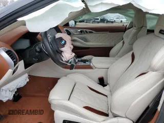 2020 BMW M8 z VIN WBSAE0C0XLCD01469, wystawiony jako Copart lot #47221453 z przebiegiem Nie podano mil oraz . Historia ofert i sprzedaży dostępna na DreamBid. Obrazek 7.