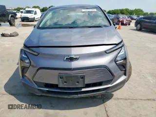 2023 Chevrolet Bolt EV 2LT z VIN 1G1FX6S08P4183388, wystawiony jako Copart lot #59317785 z przebiegiem 91 086 mil mil oraz Nie do naprawy • Non repairable. Historia ofert i sprzedaży dostępna na DreamBid. Obrazek 5.