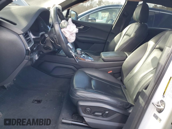 2018 Audi Q7 Premium Plus with VIN WA1LAAF72JD008450, listed as a Copart auction lot 45215335 with 0 mi miles and Salvage Title. Bid and sale history available at carsss.com. Image 7.