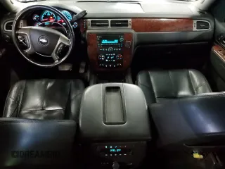 2014 Chevrolet Suburban LT with VIN 1GNSKJE77ER131290, listed as a Copart auction lot 71351994 with 258,058 mi miles and Clean Title. Bid and sale history available at carsss.com. Image 8.