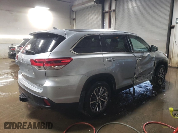 2019 Toyota Highlander SE z VIN 5TDJZRFHXKS745415, wystawiony jako Copart lot #49050585 z przebiegiem 81 440 mil mil oraz Szkoda całkowita • Salvage title. Historia ofert i sprzedaży dostępna na DreamBid. Obrazek 3.