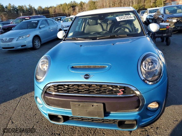 2019 MINI Hardtop 4 Door Cooper S with VIN WMWXU3C54K2H55364, listed as a Copart auction lot 84525634 with 94662 miles and Salvage Title. Bid and sale history available at carsss.com. Image 5.