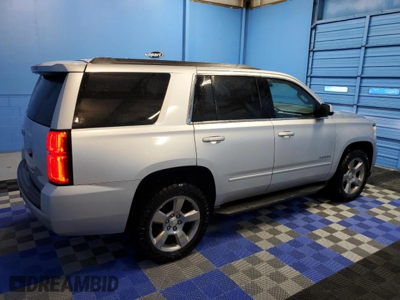 2019 Chevrolet Tahoe LS z VIN 1GNSKAKC5KR124318, wystawiony jako Copart lot #56994495 z przebiegiem 232 268 mil mil oraz Czysty tytuł • Clean title. Historia ofert i sprzedaży dostępna na DreamBid. Obrazek 3.