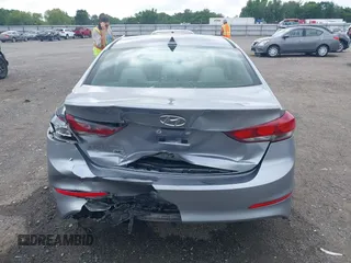 2017 Hyundai Elantra SE z VIN 5NPD74LF1HH105861, wystawiony jako IAAI lot #42120757 z przebiegiem 91 818 mil mil oraz . Historia ofert i sprzedaży dostępna na DreamBid. Obrazek 16.