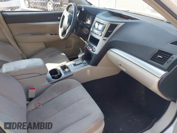 2014 Subaru Legacy 2.5i z VIN 4S3BMBA67E3012518, wystawiony jako IAAI lot #42417418 z przebiegiem 162 987 mil mil oraz . Historia ofert i sprzedaży dostępna na DreamBid. Obrazek 5.