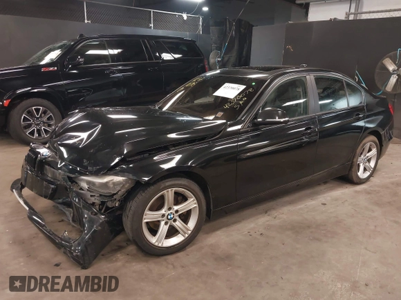 2014 BMW 3 Series 328i xDrive с VIN WBA3B5G59ENS06561, выставлен на аукционе IAAI как лот 42370078 с пробегом 101 877 миль миль и . История ставок и продаж доступна на DreamBid. Изображение 17.