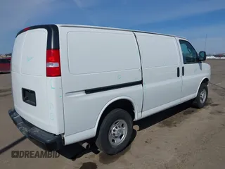 2020 Chevrolet Express Cargo Van with VIN 1GCWGAFP2L1274251, listed as a IAAI auction lot 41784672 with 77,356 mi miles. Bid and sale history available at carsss.com. Image 4.