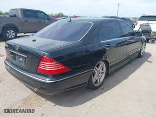 2006 Mercedes-Benz S-Class 5.0L with VIN WDBNG75J06A484636, listed as a IAAI auction lot 42058885 with 1 mi miles. Bid and sale history available at carsss.com. Image 4.