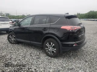 2017 Toyota RAV4 LE z VIN 2T3BFREV4HW663532, wystawiony jako Copart lot #57798035 z przebiegiem 100 922 mil mil oraz Szkoda całkowita • Salvage title. Historia ofert i sprzedaży dostępna na DreamBid. Obrazek 2.