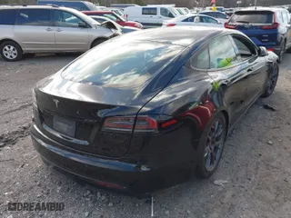 2022 Tesla Model S with VIN 5YJSA1E54NF476793, listed as a IAAI auction lot 41204340 with 27,382 mi miles. Bid and sale history available at carsss.com. Image 4.