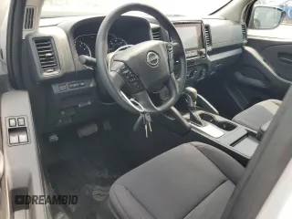 2024 Nissan Frontier S z VIN 1N6ED1CL0RN656752, wystawiony jako Copart lot #58395375 z przebiegiem 22 937 mil mil oraz Szkoda całkowita • Salvage title. Historia ofert i sprzedaży dostępna na DreamBid. Obrazek 8.