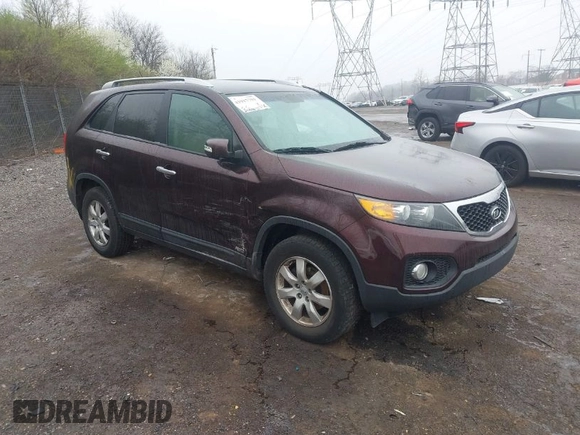 2012 Kia Sorento LX with VIN 5XYKTDA68CG303939, listed as a IAAI auction lot 41917791 with 211,086 mi miles. Bid and sale history available at carsss.com. Image 1.