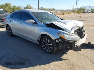 2017 Nissan Altima SV z VIN 1N4AL3AP9HC206300, wystawiony jako IAAI lot #40624683 z przebiegiem 242 662 mil mil oraz . Historia ofert i sprzedaży dostępna na DreamBid. Obrazek 1.