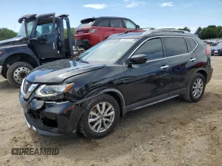2020 Nissan Rogue SV z VIN JN8AT2MT5LW012906, wystawiony jako Copart lot #59538515 z przebiegiem 108 730 mil mil oraz Szkoda całkowita • Salvage title. Historia ofert i sprzedaży dostępna na DreamBid. Obrazek 1.