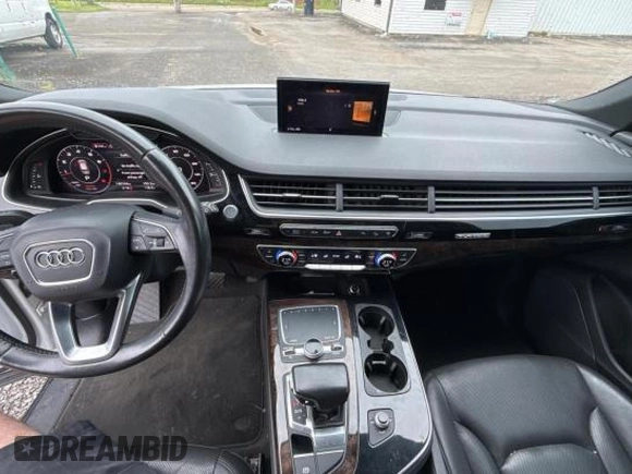 2017 Audi Q7 Premium Plus with VIN WA1LAAF73HD021296, listed as a Copart auction lot 55881465 with 140,164 mi miles and Clean Title. Bid and sale history available at DreamBid. Image 9.