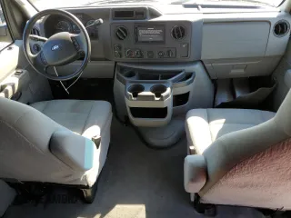 2010 Ford Econoline Passenger XL с VIN 1FBNE3BL1ADA45544, выставлен на аукционе Copart как лот 46173945 с пробегом 81 132 миль миль и Списание • Salvage title. История ставок и продаж доступна на DreamBid. Изображение 8.