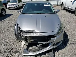 2015 Dodge Dart SXT z VIN 1C3CDFBB6FD265465, wystawiony jako Copart lot #49398045 z przebiegiem 129 931 mil mil oraz Szkoda całkowita • Salvage title. Historia ofert i sprzedaży dostępna na DreamBid. Obrazek 11.