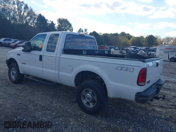 2003 Ford Super Duty F-250 XL with VIN 1FTNX21P83ED86330, listed as a IAAI auction lot 40805998 with 183,832 mi miles. Bid and sale history available at carsss.com. Image 3.