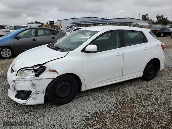 2009 Toyota Matrix S with VIN 2T1KE40E39C016435, listed as a Copart auction lot 46533975 with 181,291 mi miles and Salvage Title. Bid and sale history available at carsss.com. Image 1.