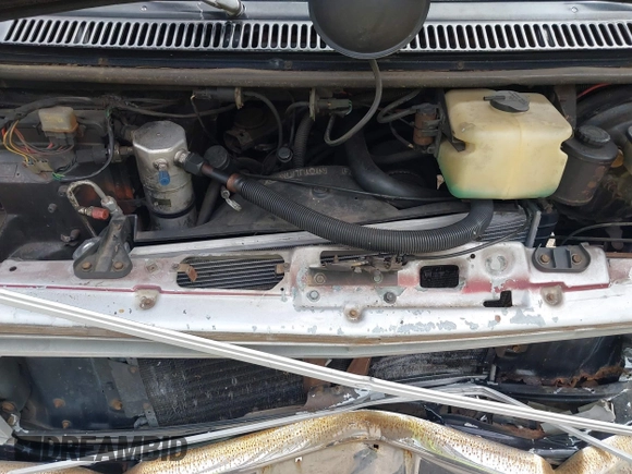 1985 Chevrolet Chevy Van z VIN 1GBEG25H1F7142616, wystawiony jako IAAI lot #41606567 z przebiegiem 19 168 mil mil oraz . Historia ofert i sprzedaży dostępna na DreamBid. Obrazek 10.