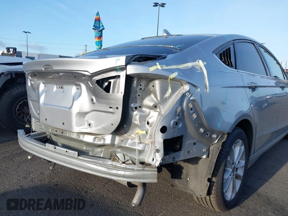 2020 Ford Fusion Hybrid SE with VIN 3FA6P0LU6LR171270, listed as a IAAI auction lot 41919266 with 106,438 mi miles. Bid and sale history available at carsss.com. Image 6.