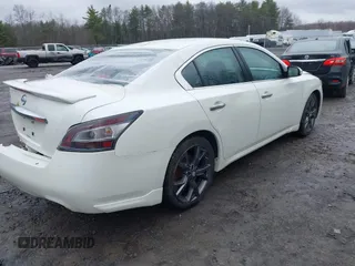 2014 Nissan Maxima S z VIN 1N4AA5AP4EC484583, wystawiony jako IAAI lot #41972065 z przebiegiem 173 332 mil mil oraz . Historia ofert i sprzedaży dostępna na DreamBid. Obrazek 4.