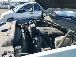 2017 Chevrolet Silverado 2500HD Work Truck z VIN 1GB2CUEG7HZ202696, wystawiony jako IAAI lot #41700200 z przebiegiem 95 092 mil mil oraz . Historia ofert i sprzedaży dostępna na DreamBid. Obrazek 19.